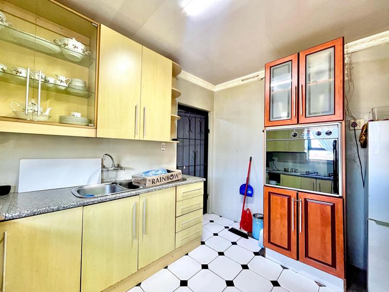 2 Bedroom Property for Sale in Pelikan Park Western Cape